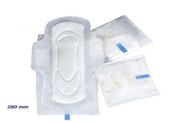 El PE blanco Backsheet se fue volando los cojines sanitarios hipoalérgicos para la sangría pesada